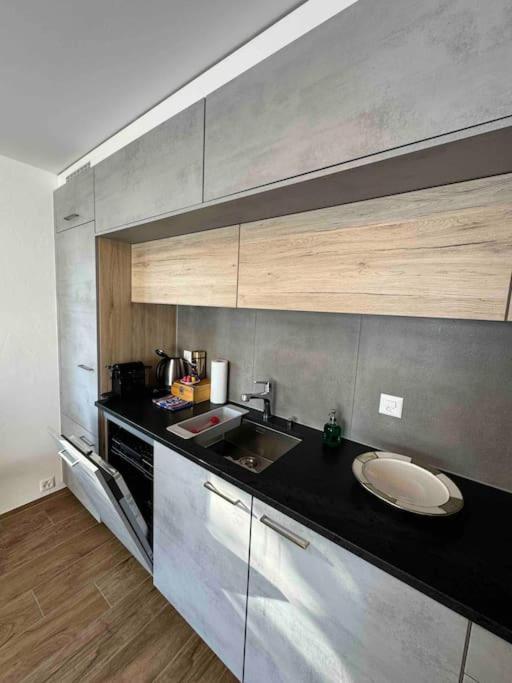 New: Appartement Refait A Neuf Avec Vue! Crans-Montana Buitenkant foto